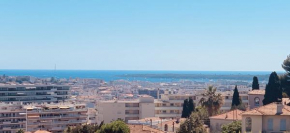 Appartement calme vue mer 5 min de cannes